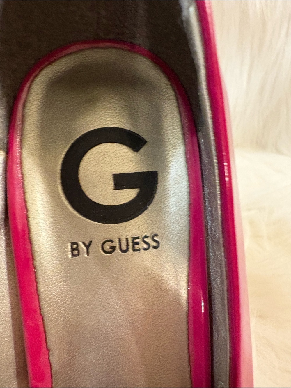 GUESS Women's Fuchsia Patent Platform Pumps - Picture 3 of 4